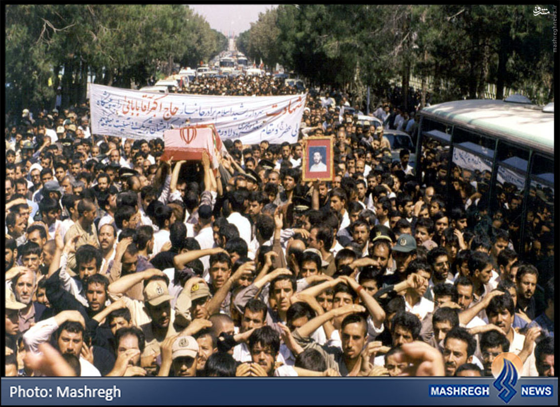 تصاویر/ فرمانده‌ی عملیات «نیروی قدس» بر روی دست‌ها