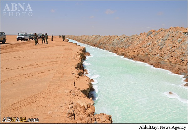 حفر خندق در مرز تونس با لیبی+عکس