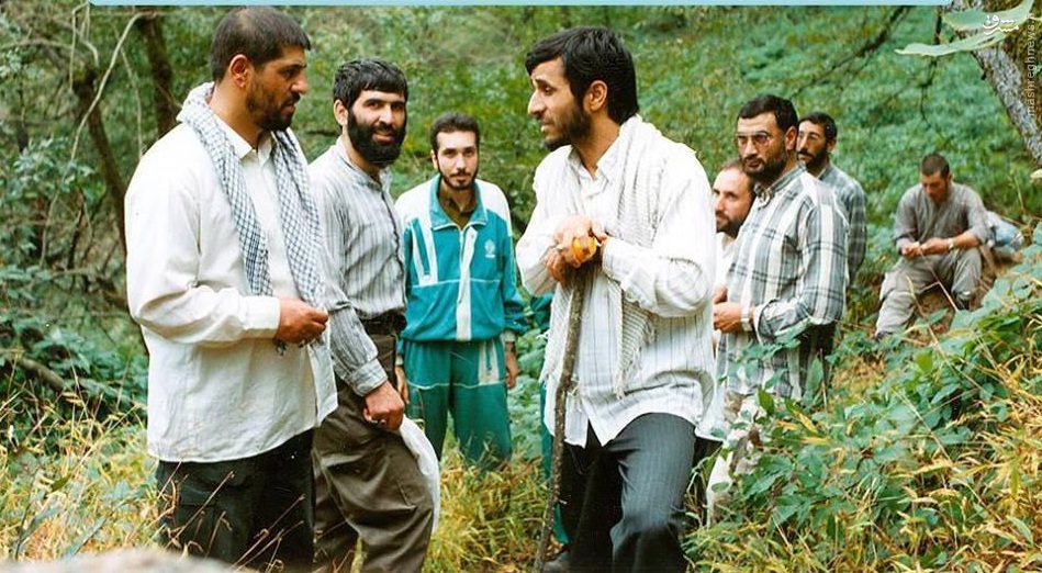 عکس/ احمدی نژاد جوان در جنگل های شمال