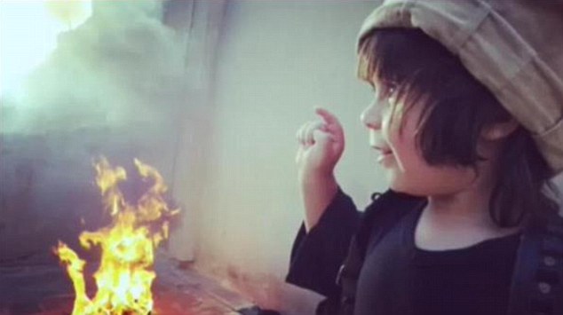 کودک داعشی دومین روش اعدام را آموخت+تصاویر