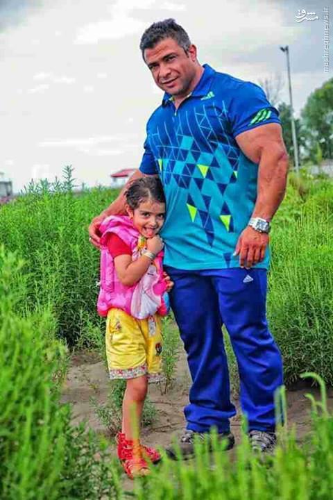 عکس/ بیت الله عباسپور در کنار دخترش
