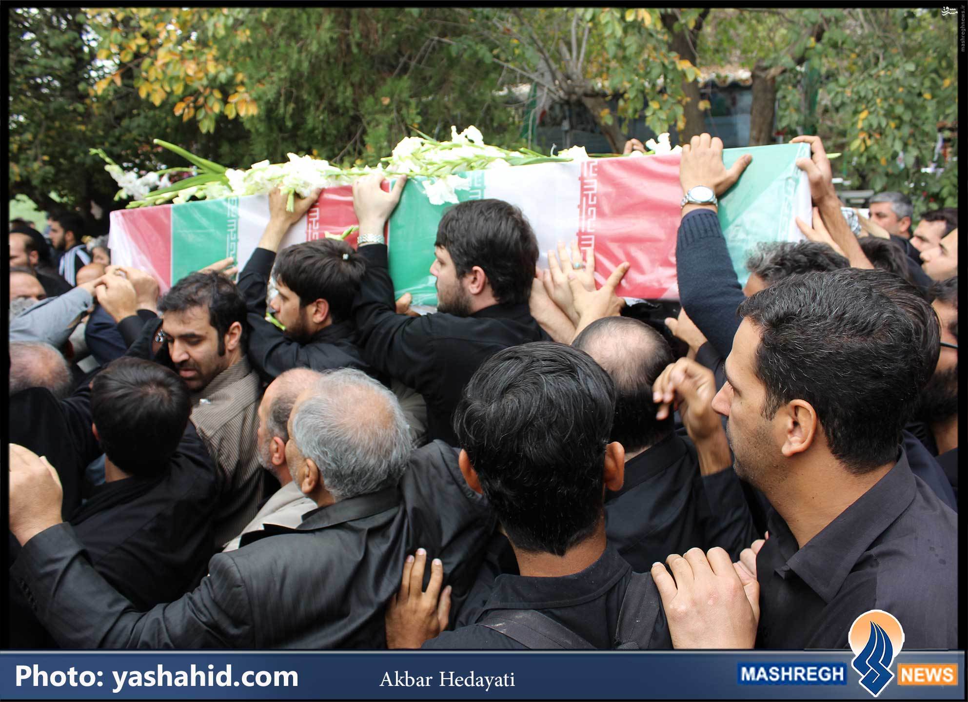 تصاویر/ تشییع شهیدِ «عملیات محرم» در بهشت زهرای تهران تصاویر/ تشییع شهیدِ «عملیات محرم» در بهشت زهرای تهران