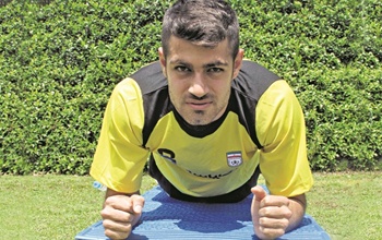 مدافع ایرانی مامور مهار جیگلیوتی آرژانتینی