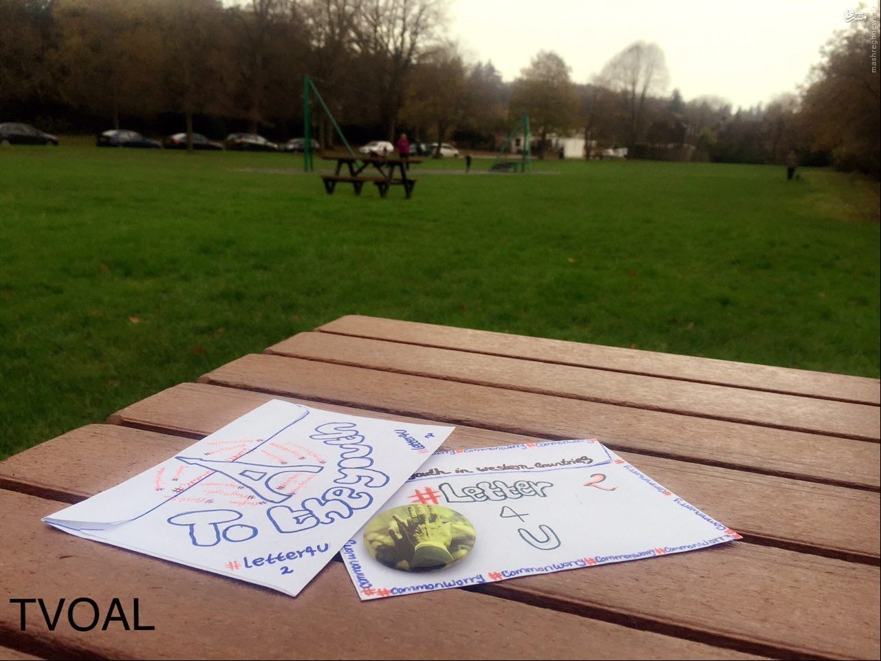 پخش خودجوش پاکت‌های حاوی نامه رهبری در لندن +تصاویر