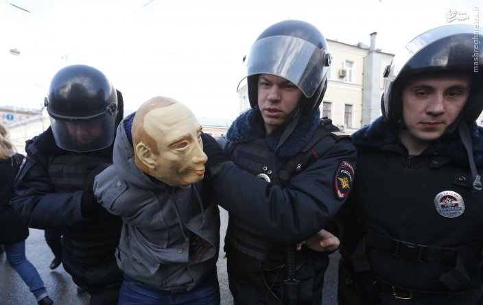 بازداشت بدل پوتین به دست پلیس روسیه +عکس