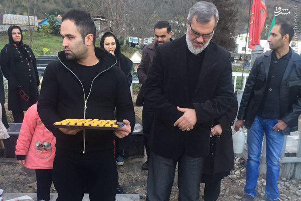 عکس/ رویانیان در مراسم خاکسپاری اولادی