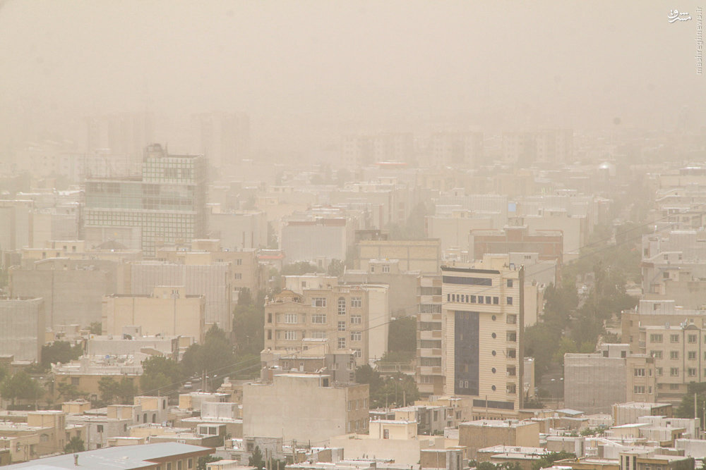 عکس/ موج گرد و خاک در هوای زنجان