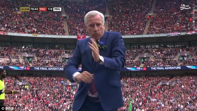 عکس/ خوشحالی جالب مربی پالاس در فینال FA Cup