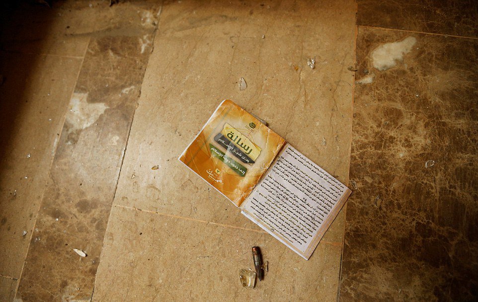 آثار و اشیاء به جا مانده از داعش در فلوجه +عکس
