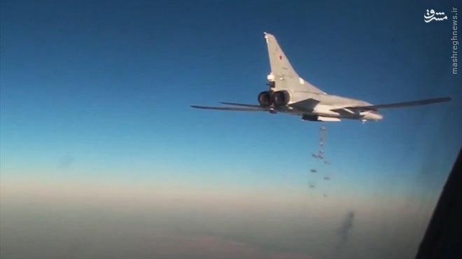 بمباران داعش توسط بمب افکنهای غول پیکر روسی+عکس