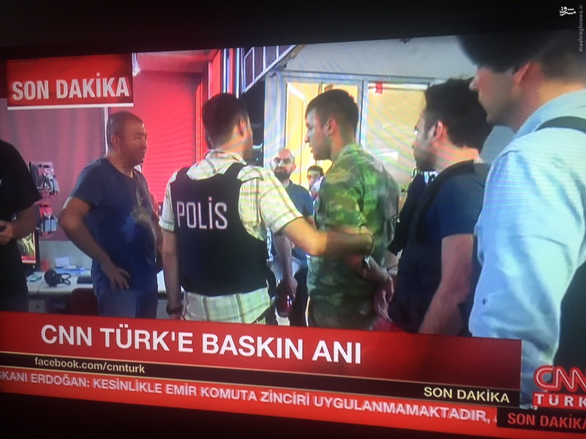 فیلم/درگیری میان پلیس و ارتش ترکیه در رادیوی ملی