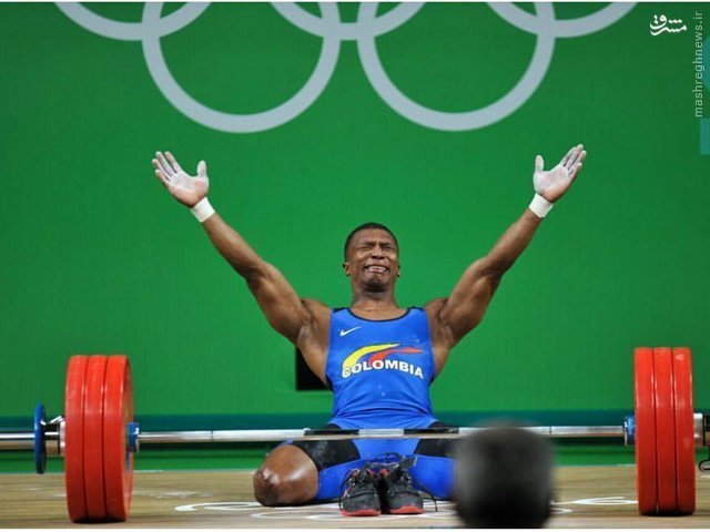 عکس/ اشک شوق قهرمان وزنه‌برداری المپیک