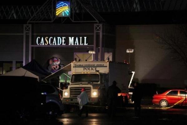 ادامه عملیات تعقیب عامل تیراندازی در یک مرکز خرید در واشنگتن
