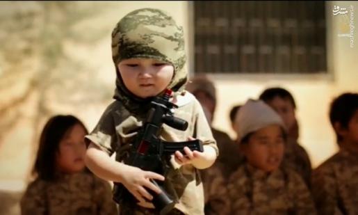 کودکان آسیای مرکزی در نقش جلادان داعش