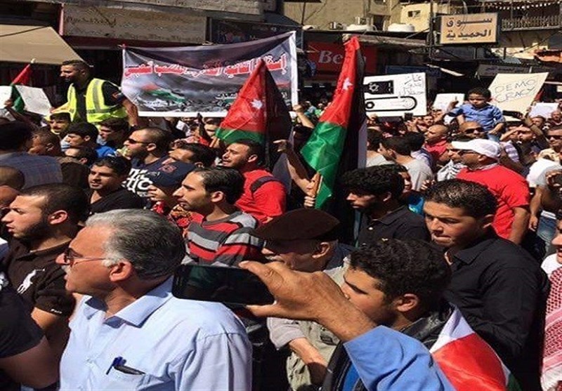 گاز رژیم صهیونیستی خیابانهای اردن را شعله ور کرد+تصاویر