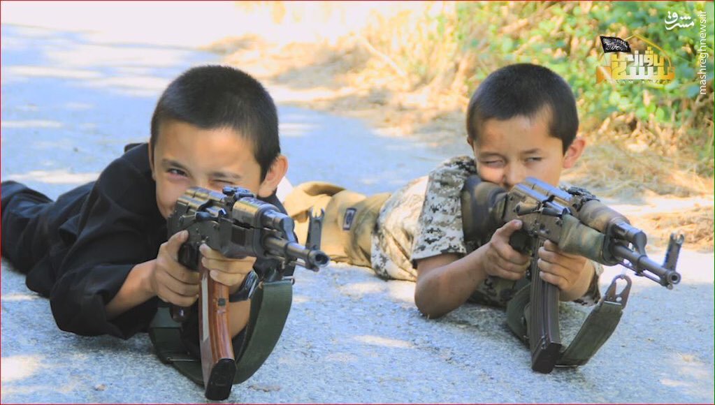 رونمایی القاعده از کودک سربازان چینی در سوریه+عکس