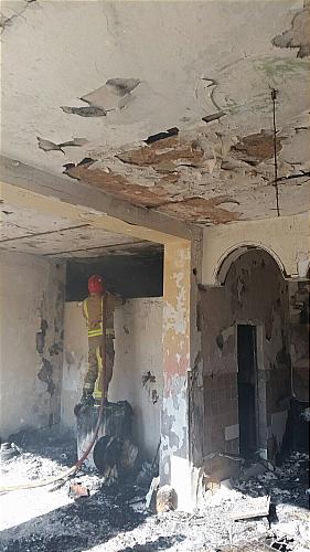 ساختمان مسکونی آتش به پا کرد +تصاویر